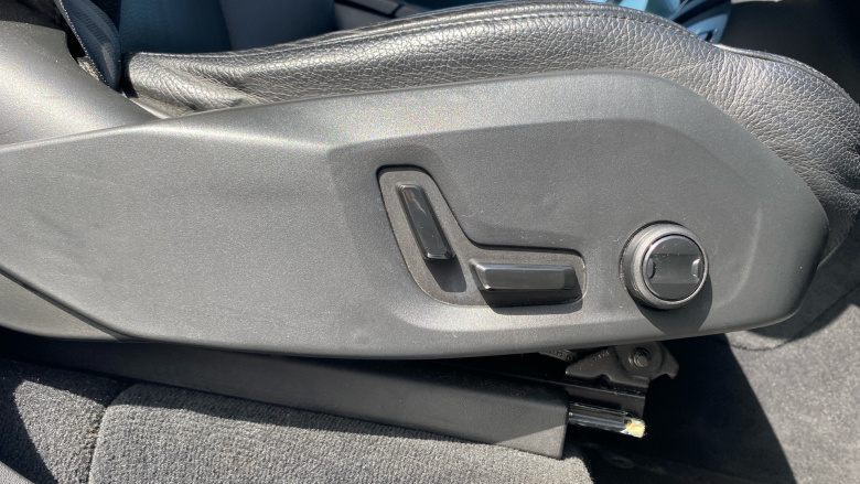 Volvo Xc90 2.0 B5D [235] Momentum 5dr AWD Geartronic Diesel Estate